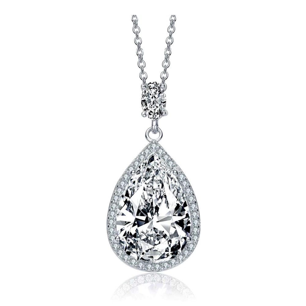 NWT Genevive Clear Jewel Necklace